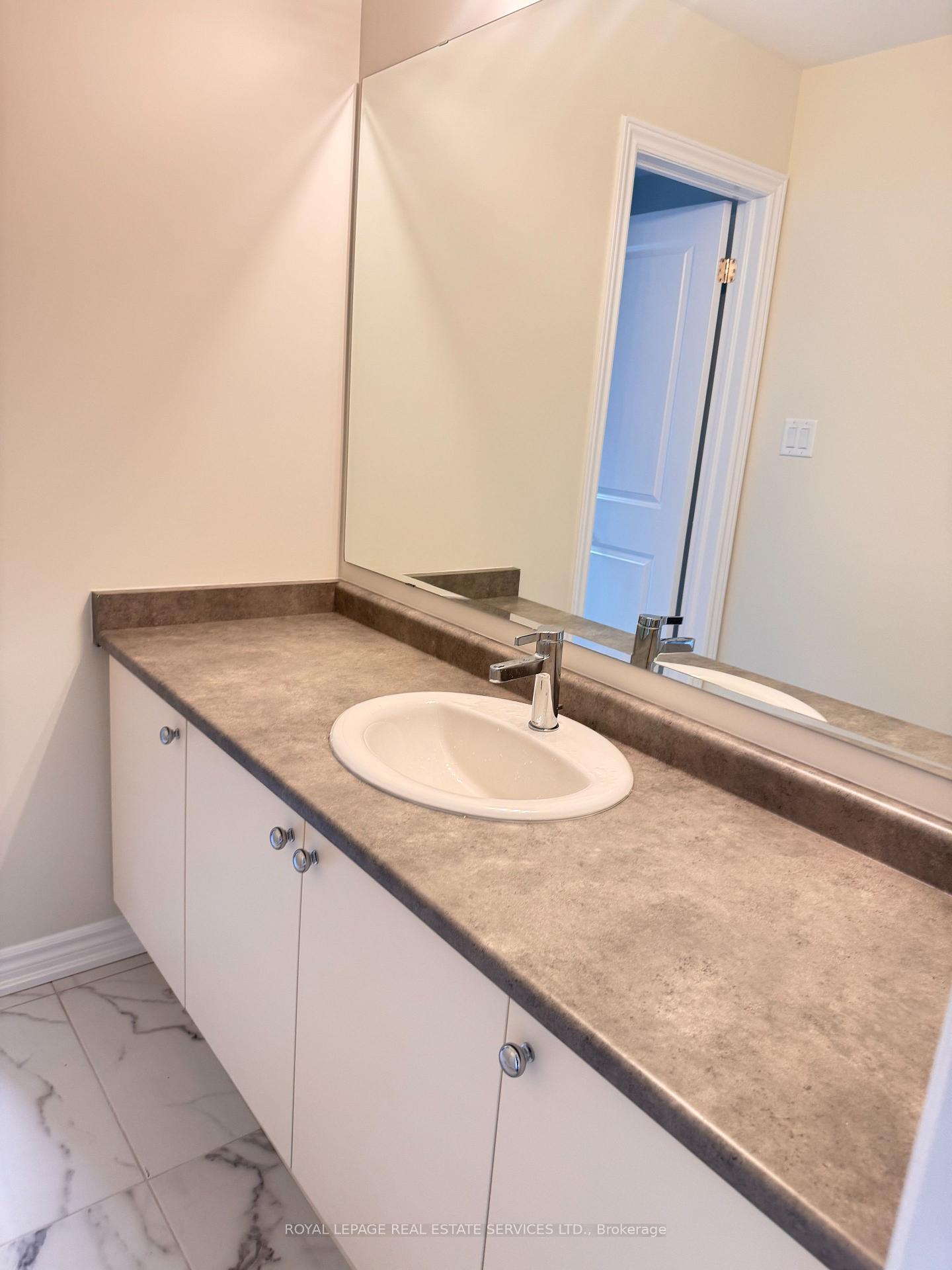 Photo 31 of 46 Postill Street, Brant, Paris — HOMEH