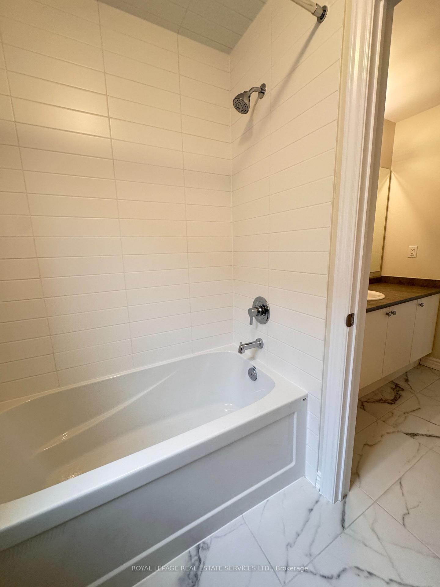 Photo 33 of 46 Postill Street, Brant, Paris — HOMEH