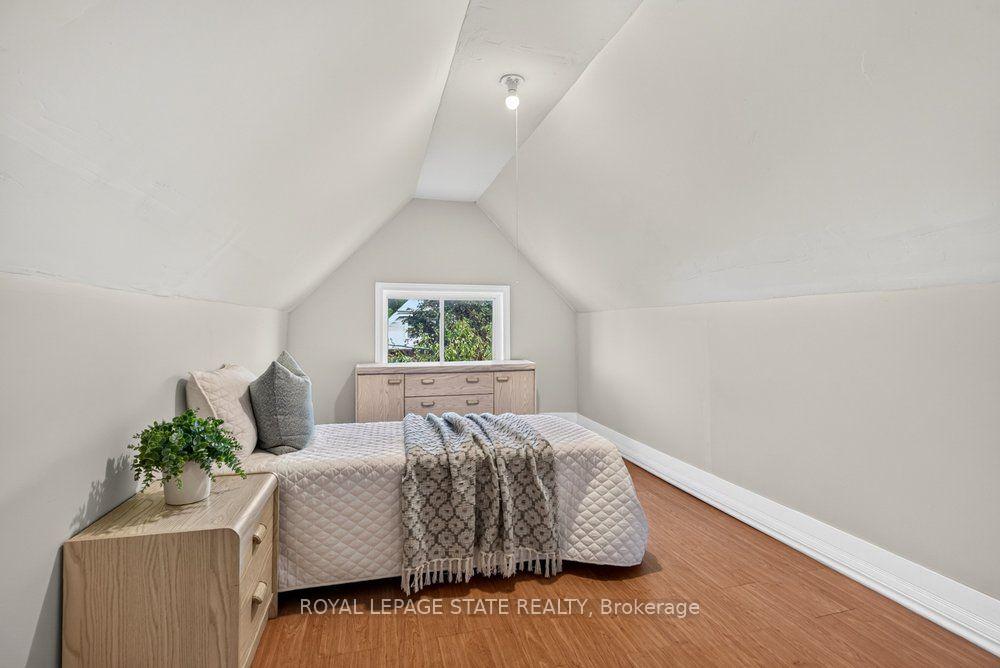 Photo 4 of 23 Garfield Avenue N, Hamilton, Stipley — HOMEH