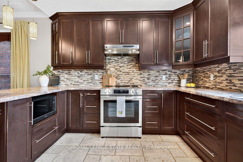 Photo 22 of 23 Garfield Avenue N, Hamilton, Stipley — HOMEH