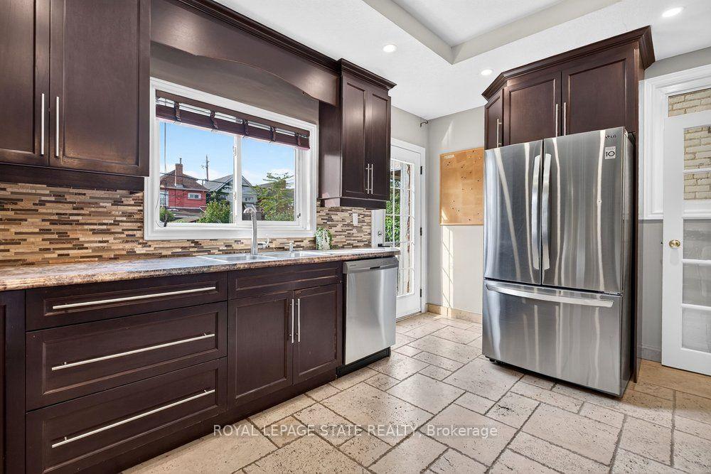 Photo 25 of 23 Garfield Avenue N, Hamilton, Stipley — HOMEH