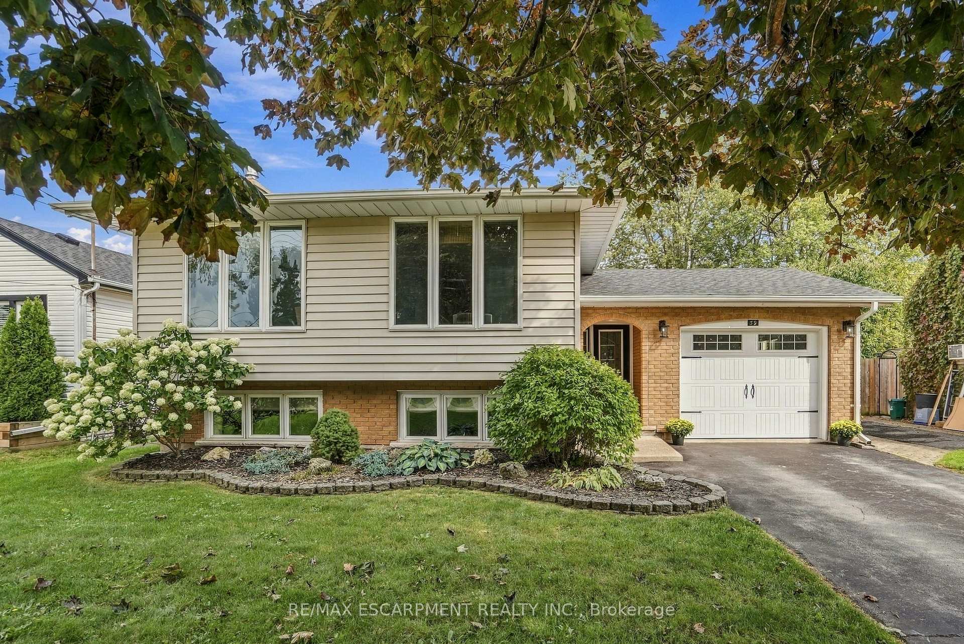 Photo 1 of 39 Rosemount Avenue, Port Colborne, Sugarloaf — HOMEH