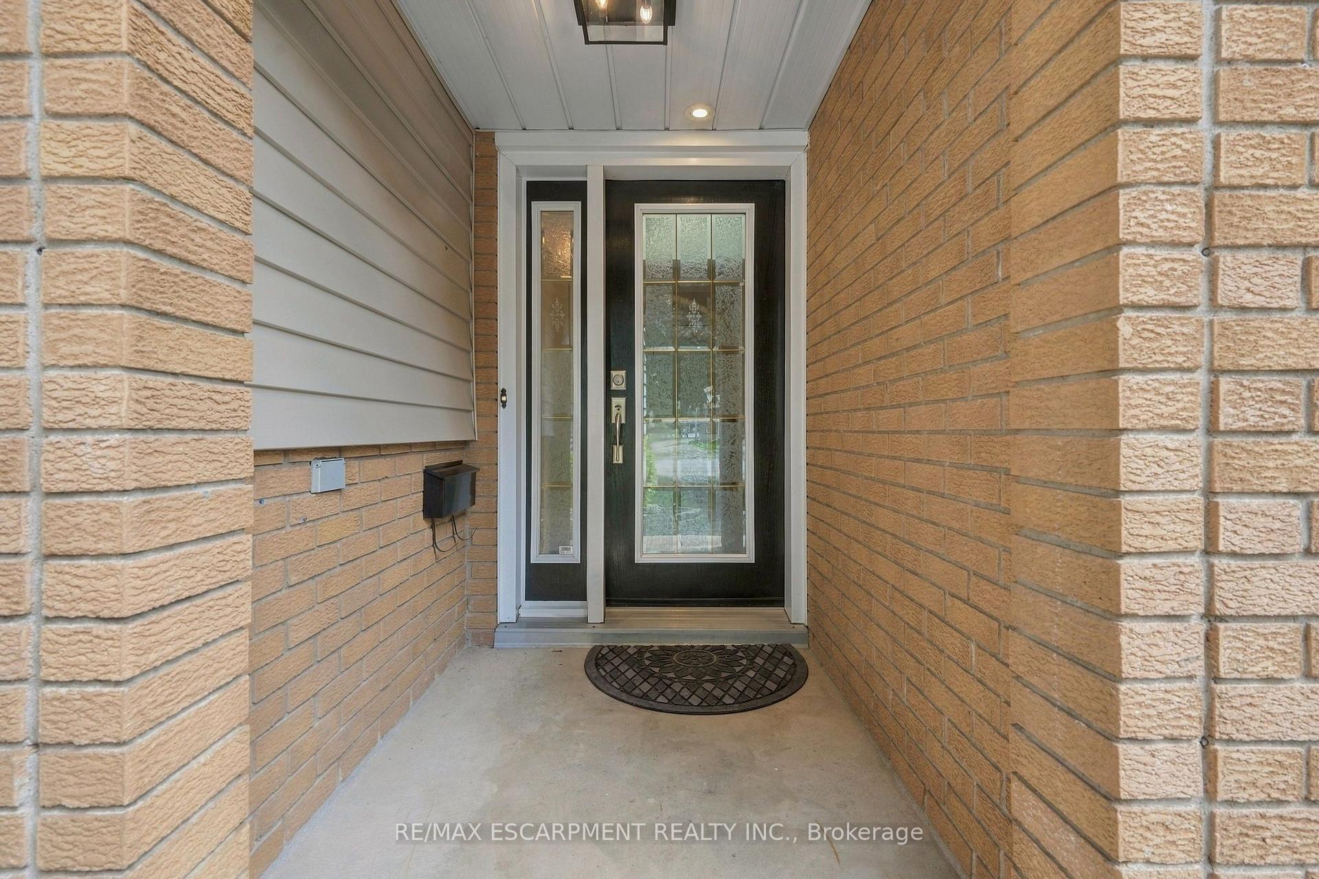 Photo 4 of 39 Rosemount Avenue, Port Colborne, Sugarloaf — HOMEH