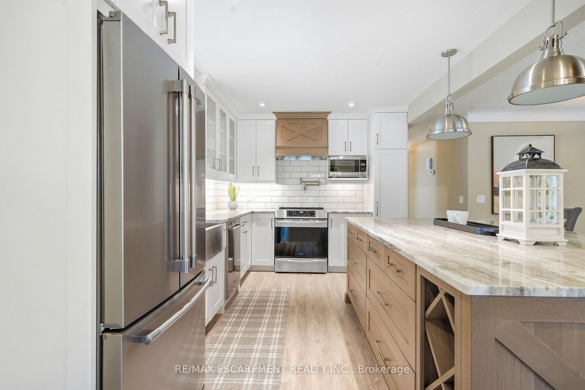 Photo 18 of 39 Rosemount Avenue, Port Colborne, Sugarloaf — HOMEH