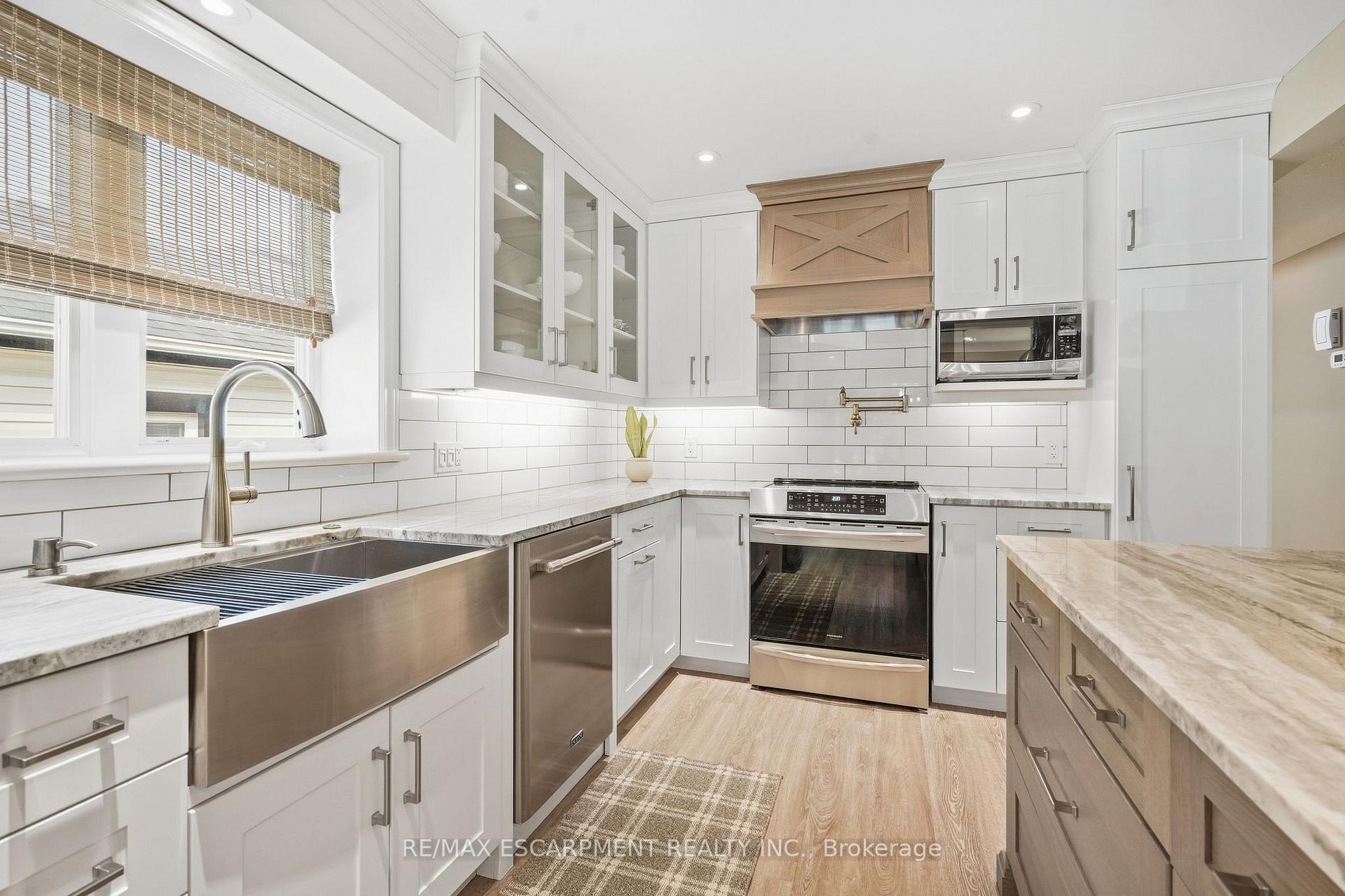 Photo 20 of 39 Rosemount Avenue, Port Colborne, Sugarloaf — HOMEH