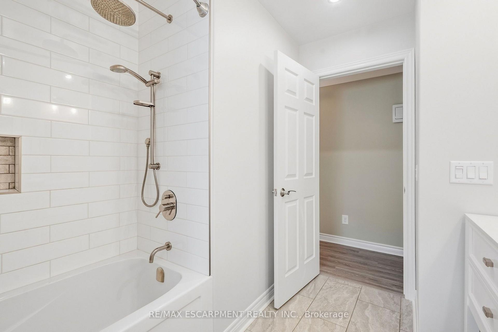 Photo 30 of 39 Rosemount Avenue, Port Colborne, Sugarloaf — HOMEH