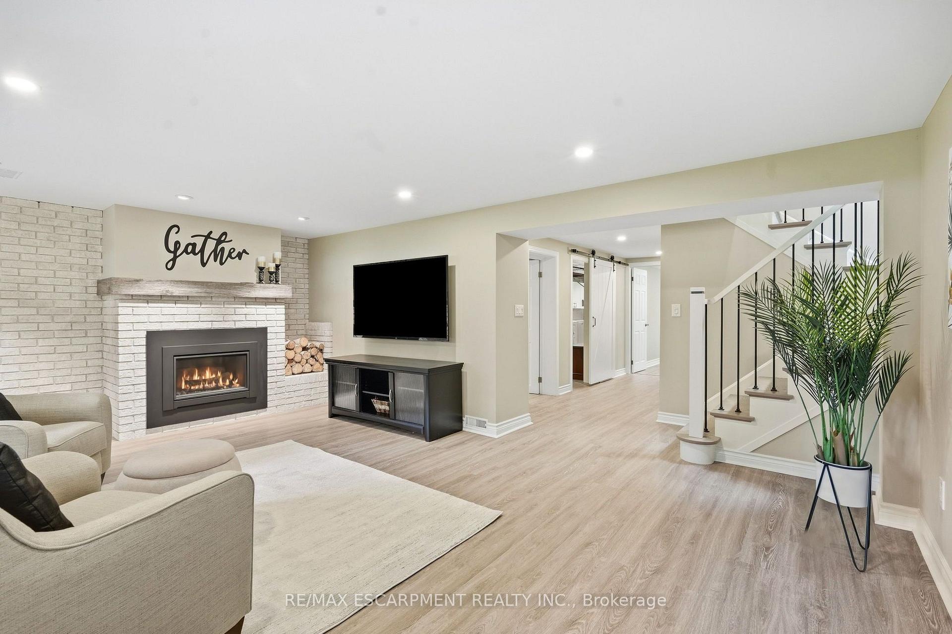 Photo 32 of 39 Rosemount Avenue, Port Colborne, Sugarloaf — HOMEH