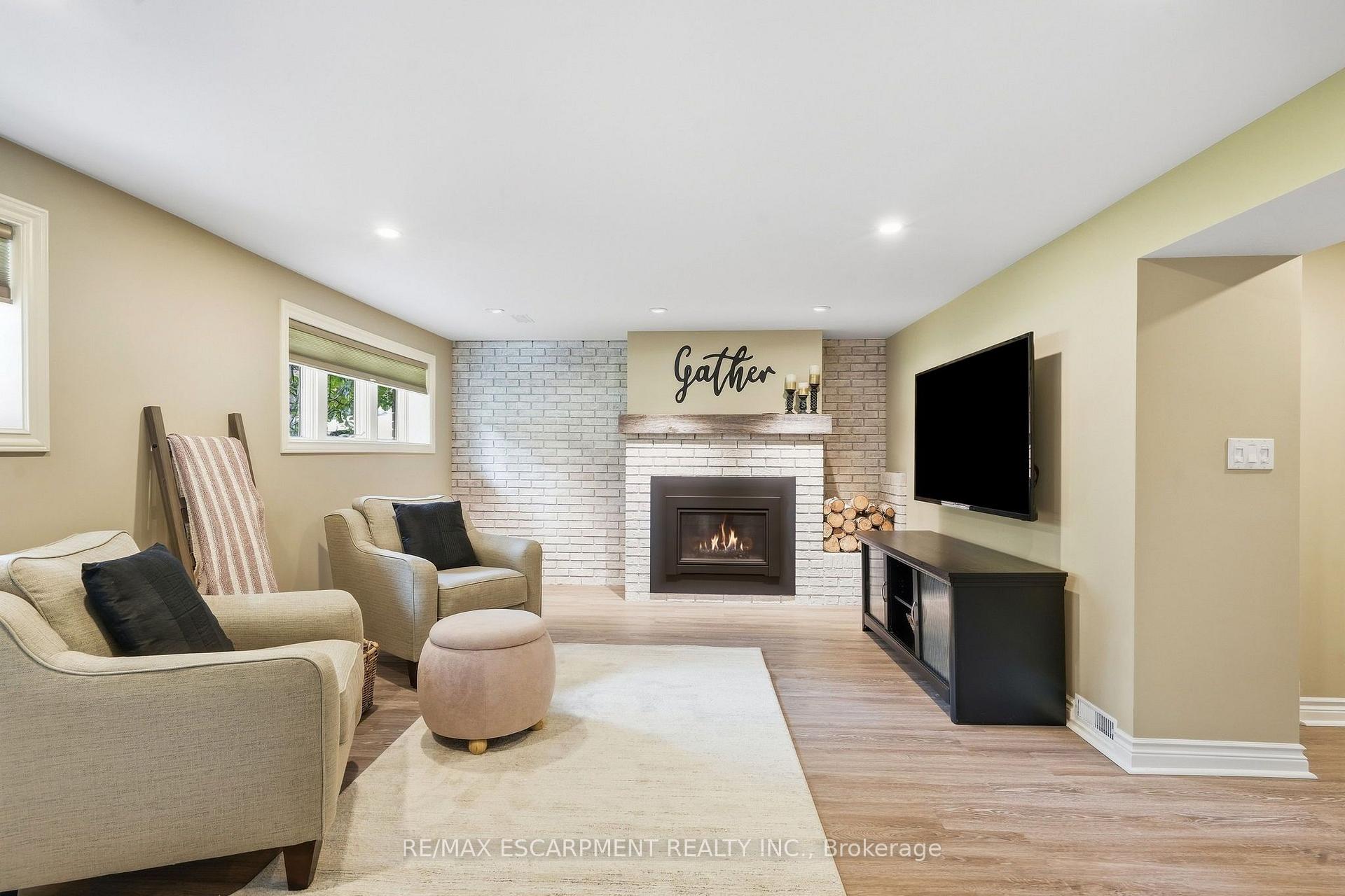 Photo 33 of 39 Rosemount Avenue, Port Colborne, Sugarloaf — HOMEH