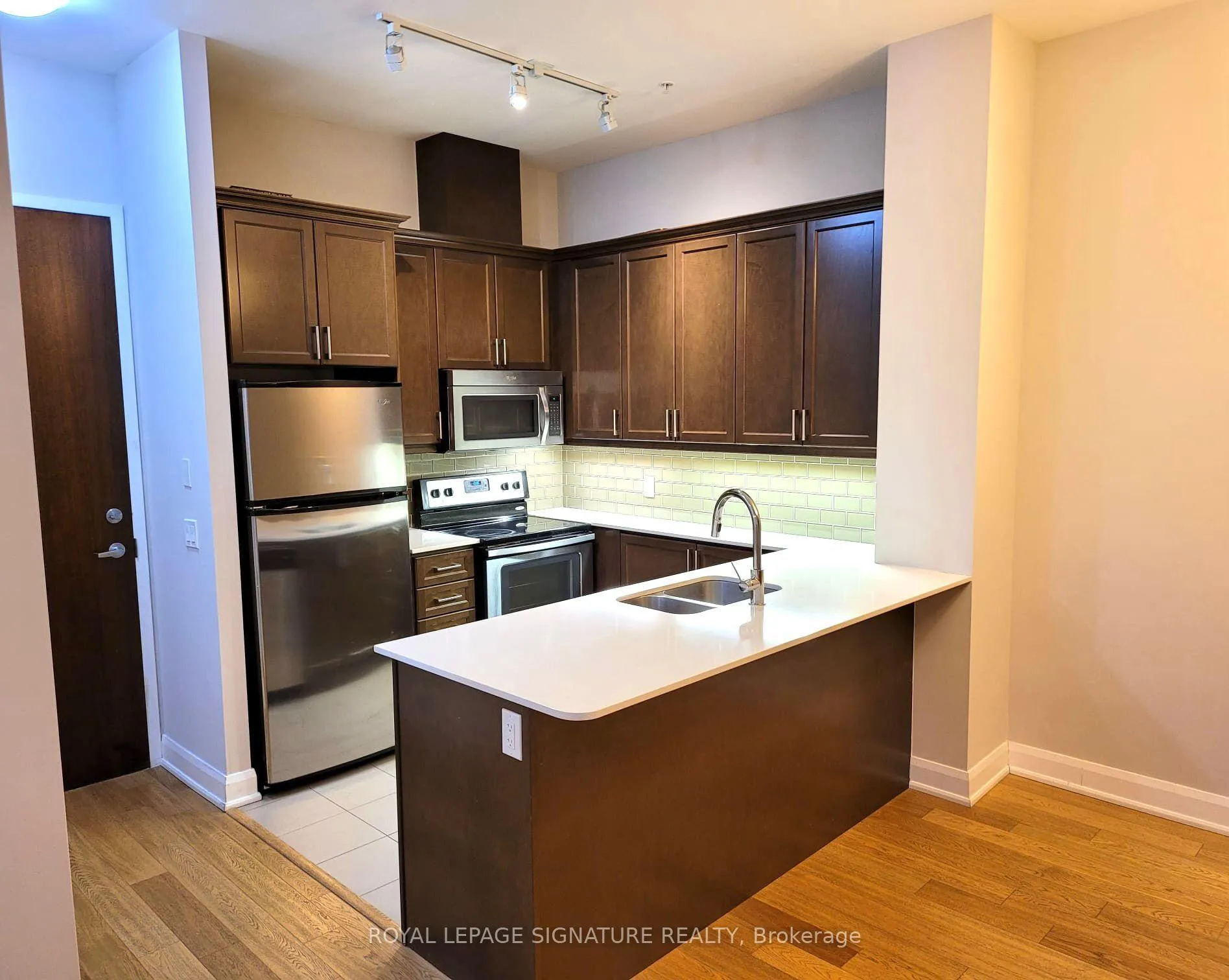 Photo 2 of Unit 123, 2480 Prince Michael Drive, Oakville, Joshua Creek — HOMEH
