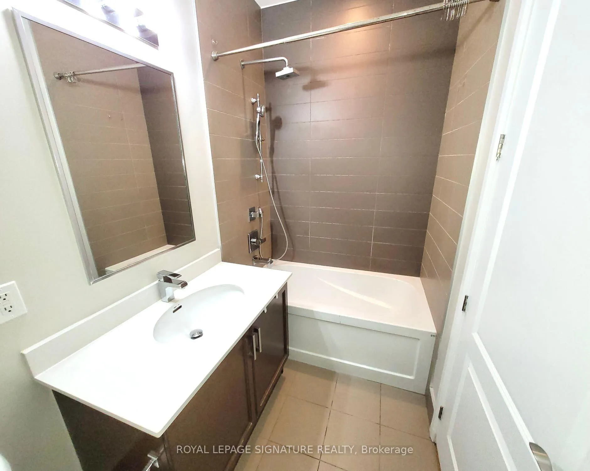 Photo 29 of Unit 123, 2480 Prince Michael Drive, Oakville, Joshua Creek — HOMEH