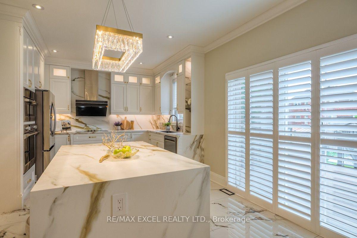 Photo 13 of 32 Grapevine Circle, Scarborough, Rouge — HOMEH