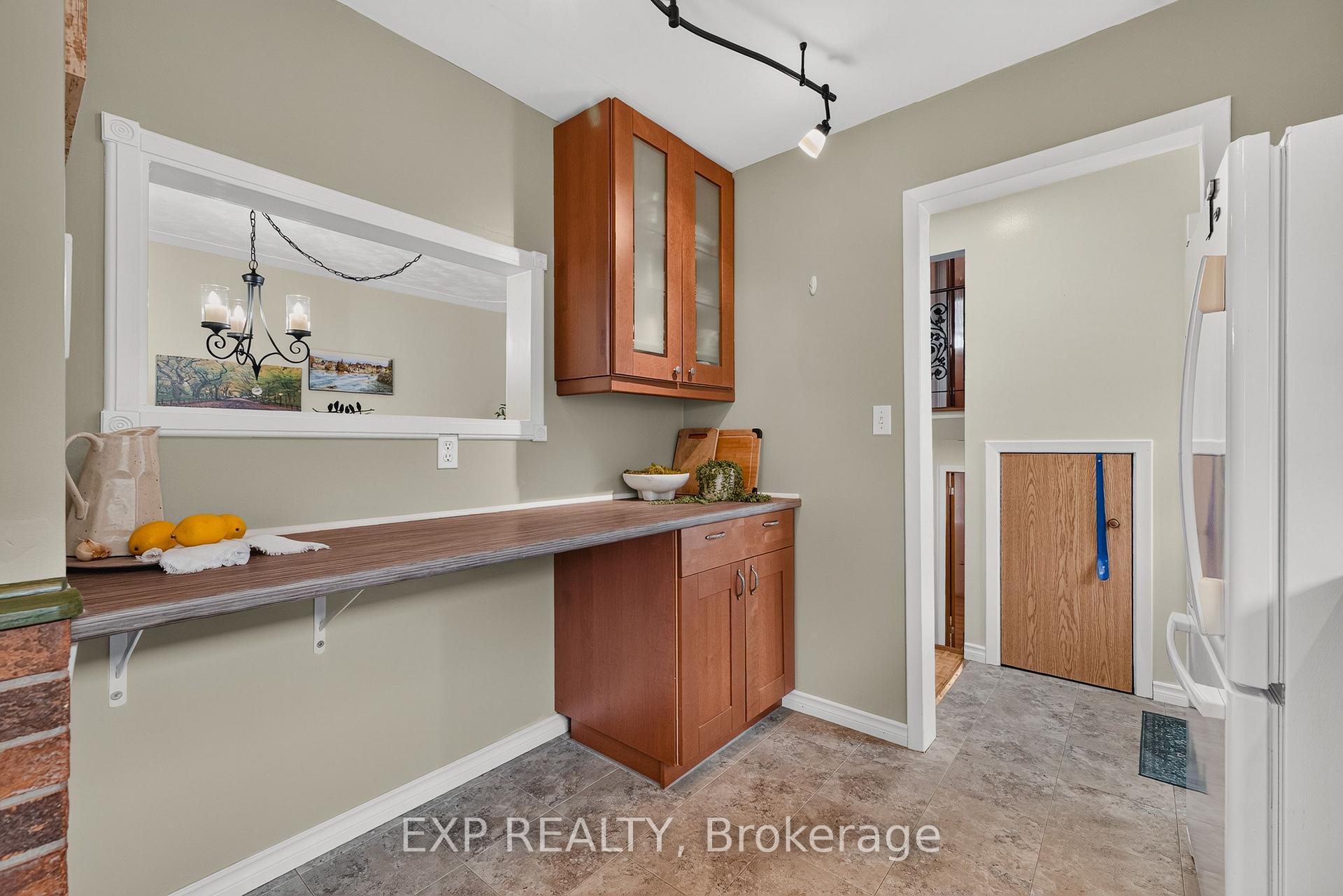 Photo 11 of 1393 Pineview Avenue, Cambridge, Lang's Farm — HOMEH