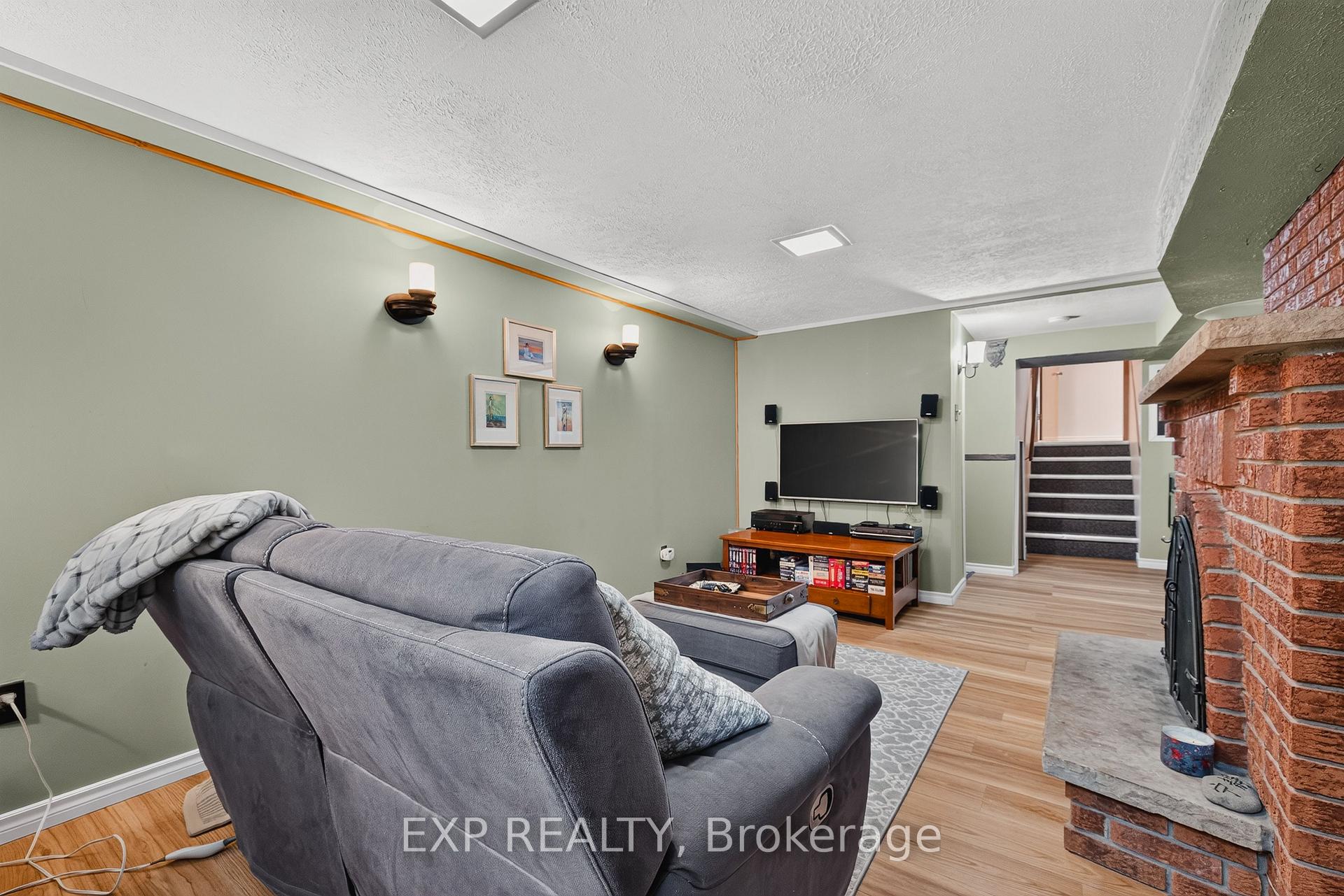 Photo 25 of 1393 Pineview Avenue, Cambridge, Lang's Farm — HOMEH