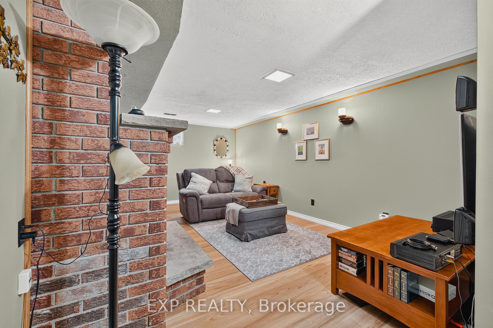 Photo 26 of 1393 Pineview Avenue, Cambridge, Lang's Farm — HOMEH