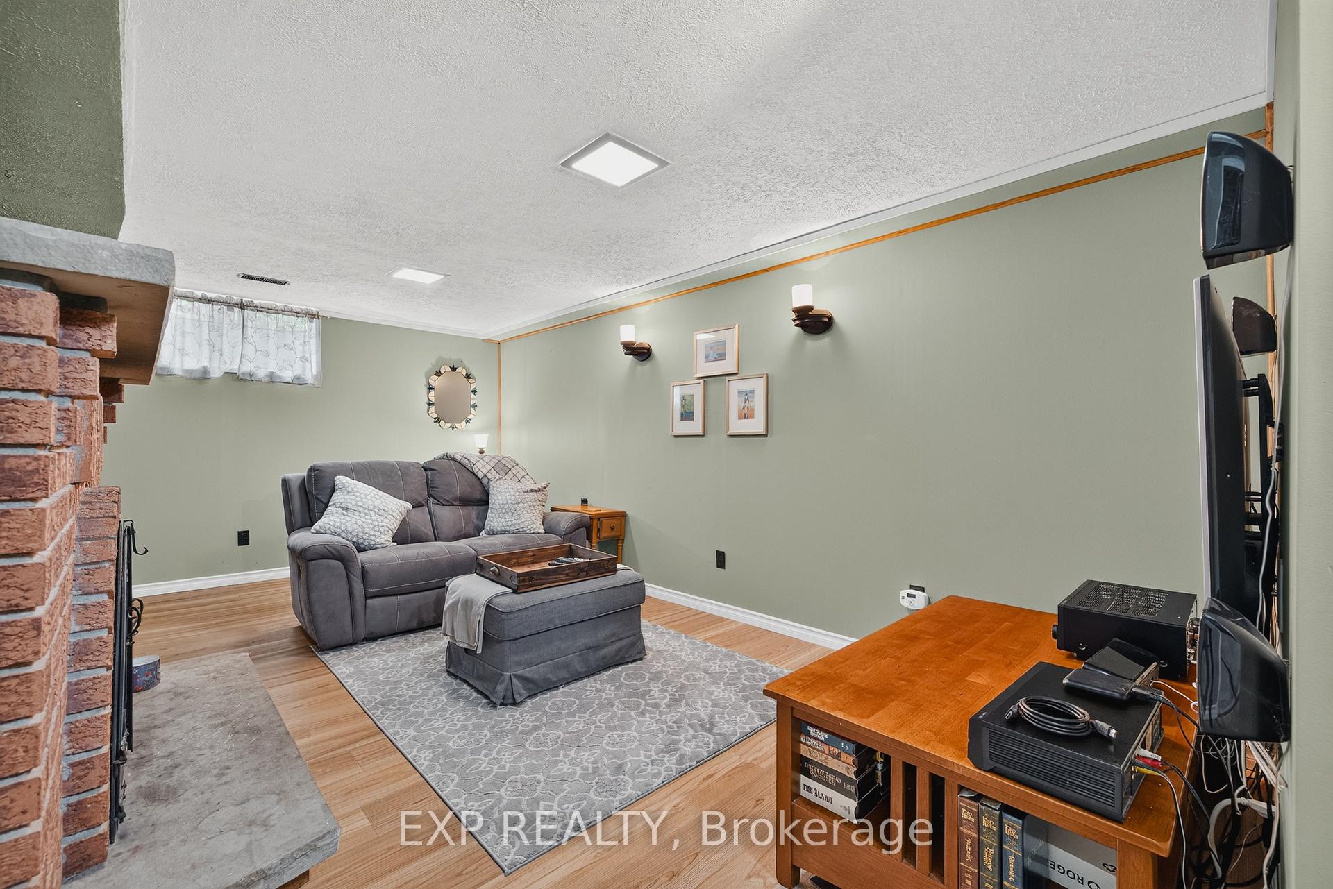 Photo 27 of 1393 Pineview Avenue, Cambridge, Lang's Farm — HOMEH