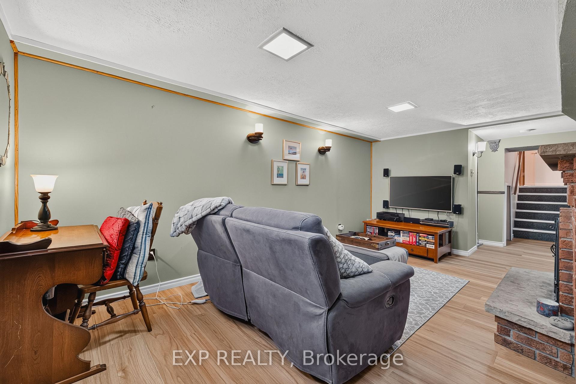 Photo 28 of 1393 Pineview Avenue, Cambridge, Lang's Farm — HOMEH