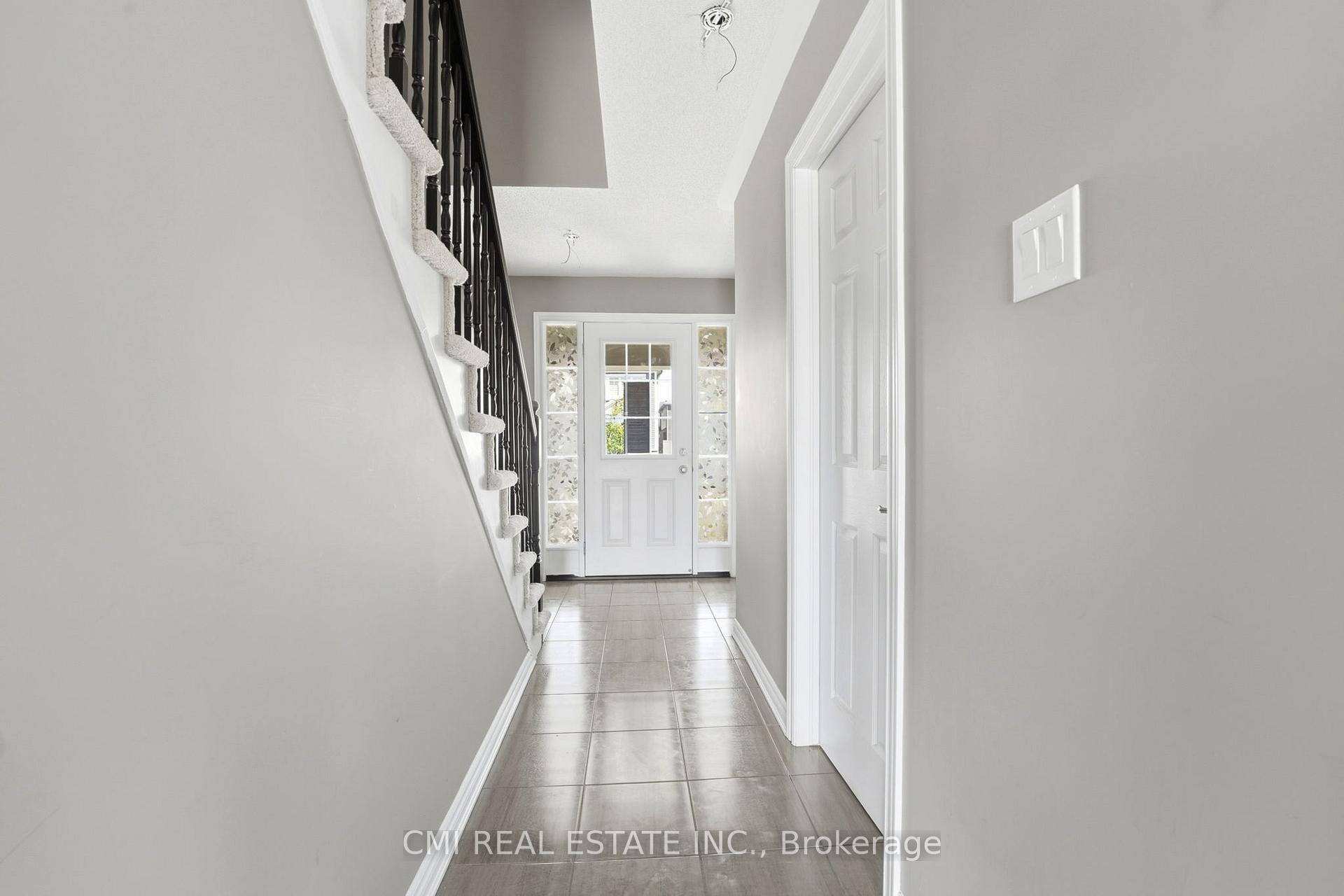 Photo 4 of 325 Sweetclover Way, Ottawa, Avalon West — HOMEH