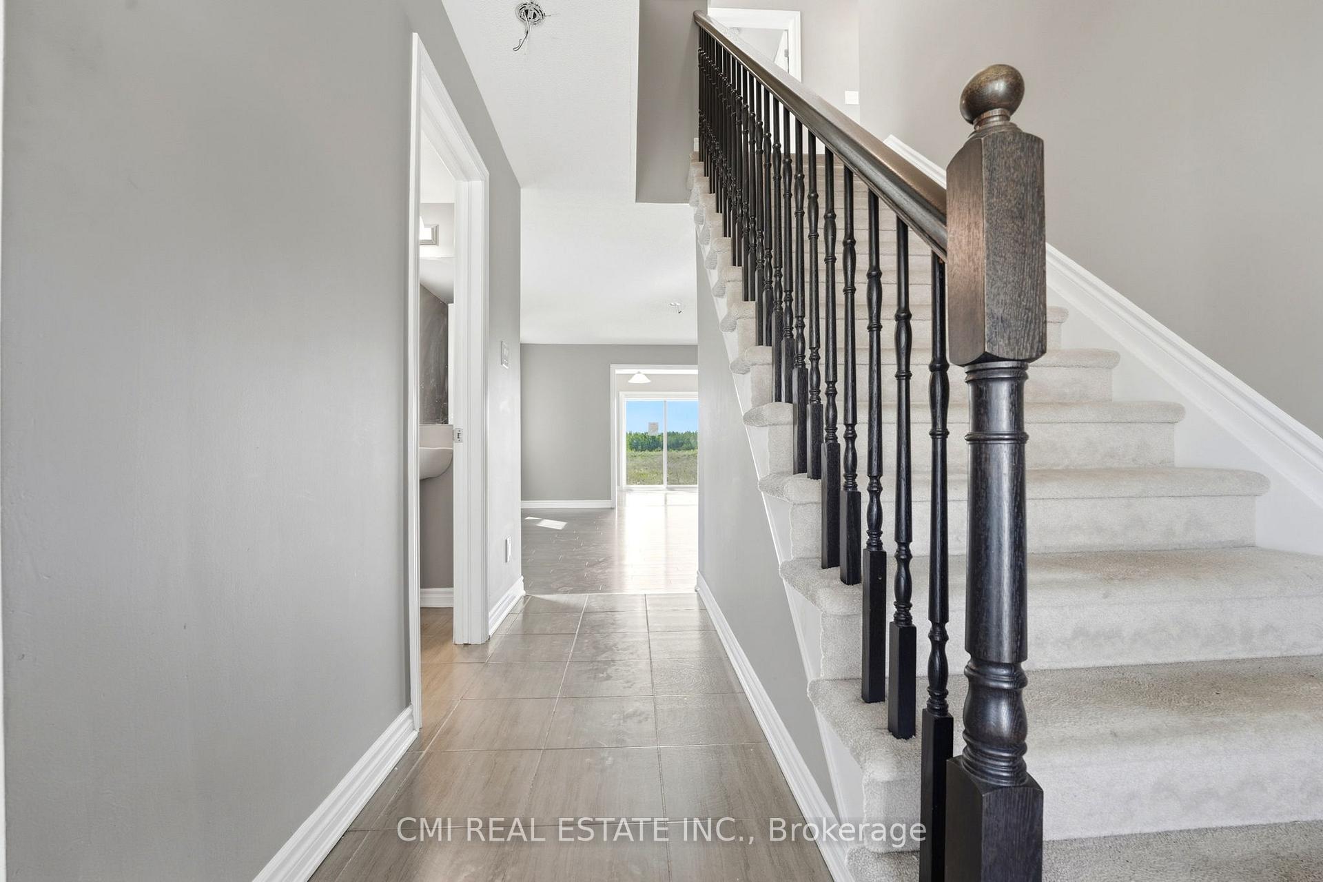 Photo 5 of 325 Sweetclover Way, Ottawa, Avalon West — HOMEH