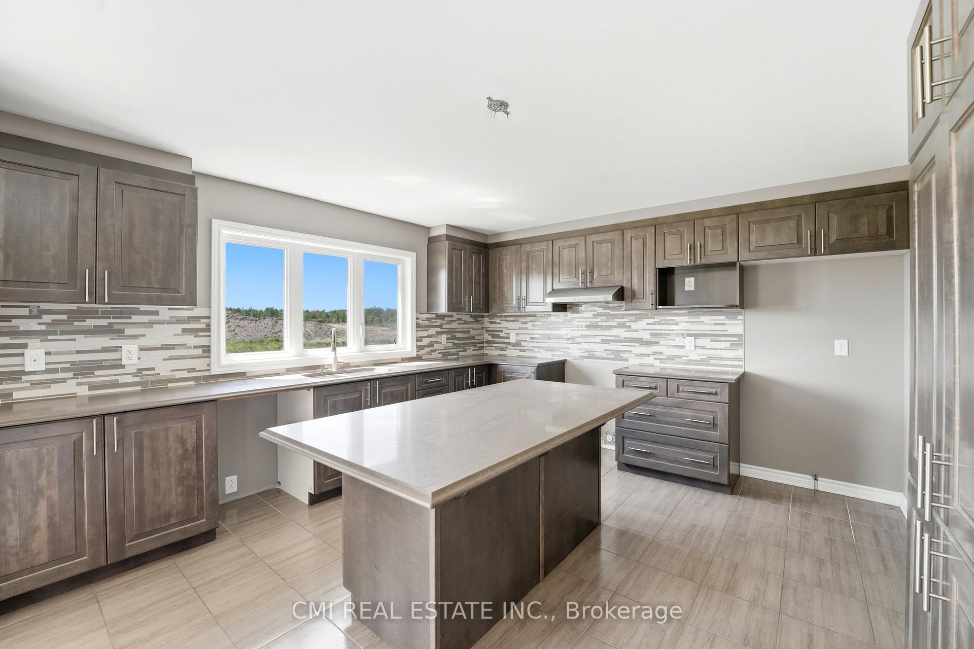 Photo 16 of 325 Sweetclover Way, Ottawa, Avalon West — HOMEH