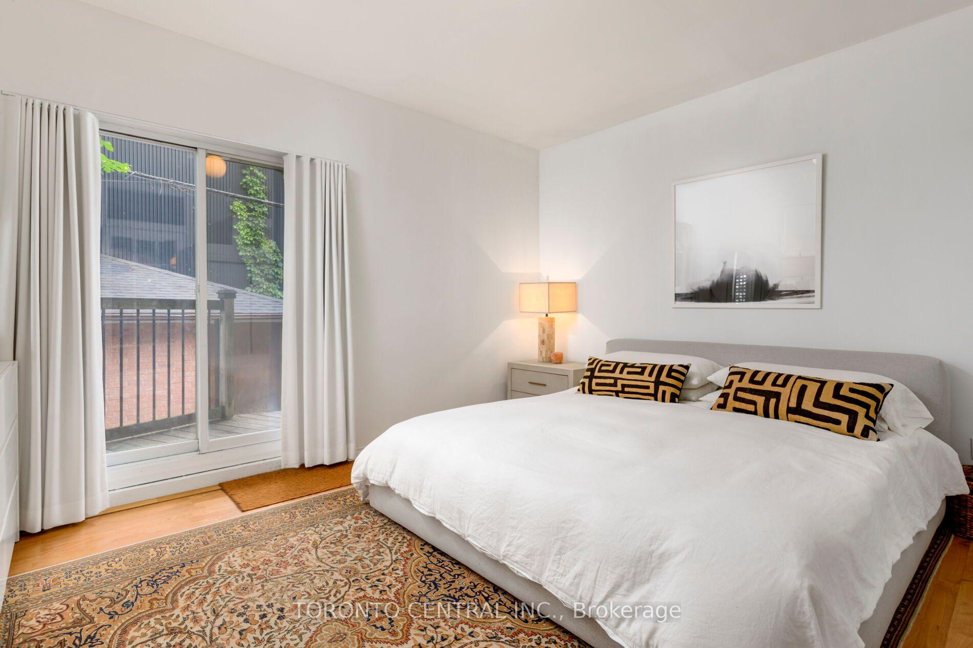 Photo 13 of 24 Manning Avenue, Toronto, Trinity-Bellwoods — HOMEH