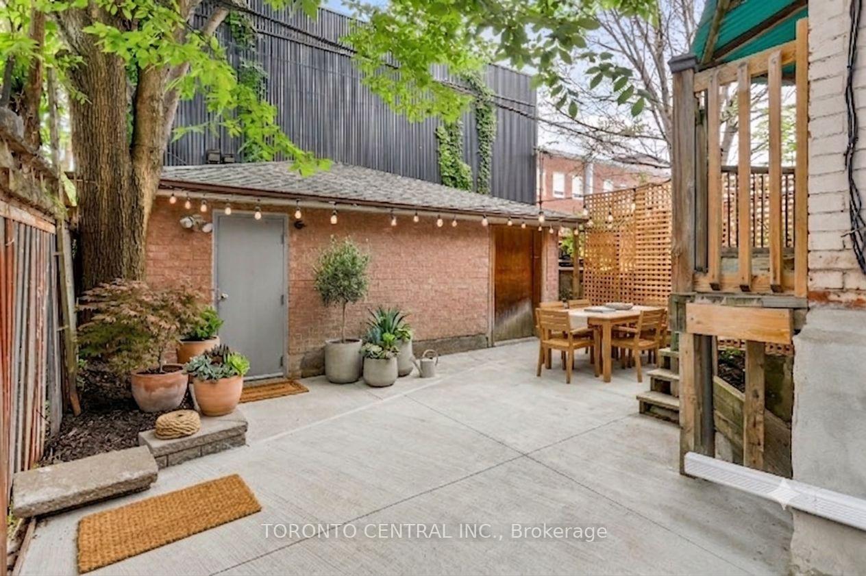 Photo 17 of 24 Manning Avenue, Toronto, Trinity-Bellwoods — HOMEH