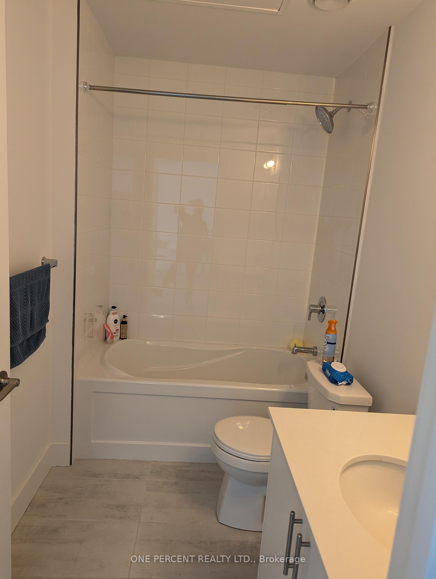 Photo 15 of Unit 406, 4 Kimberly Lane, Collingwood — HOMEH
