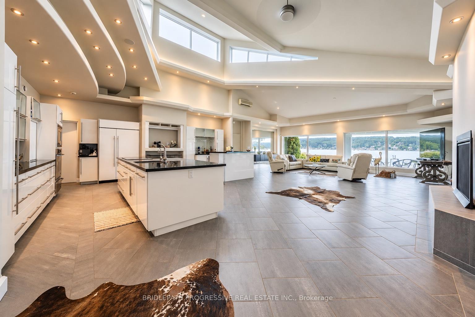 Photo 4 of 10 Beck Boulevard, Penetanguishene — HOMEH