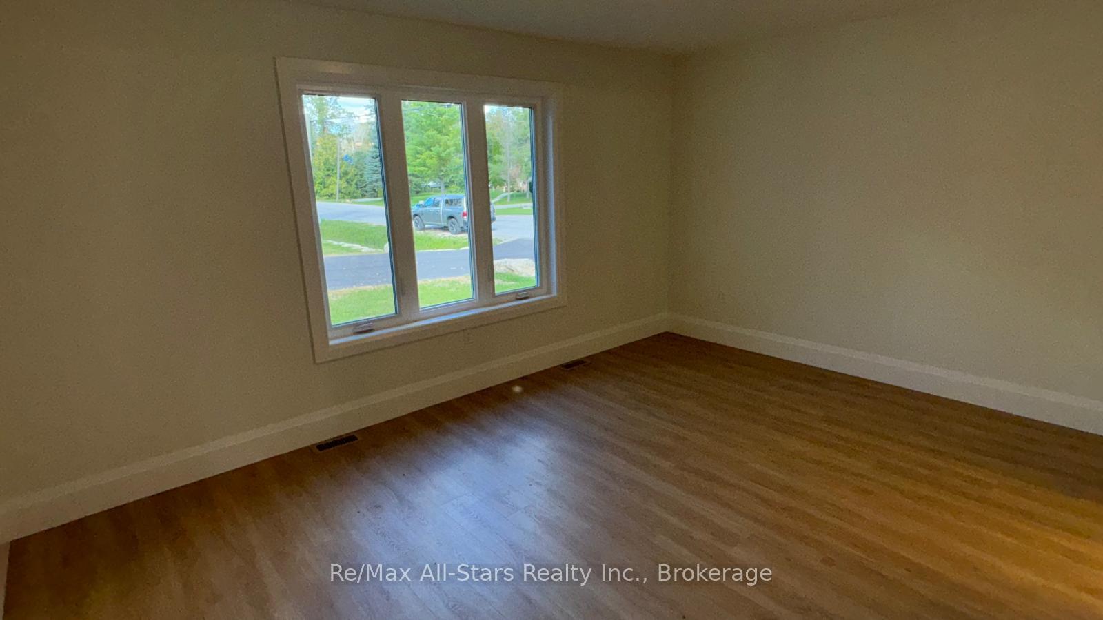 Photo 9 of Unit B, 191 Front Street, Kawartha Lakes, Bobcaygeon — HOMEH