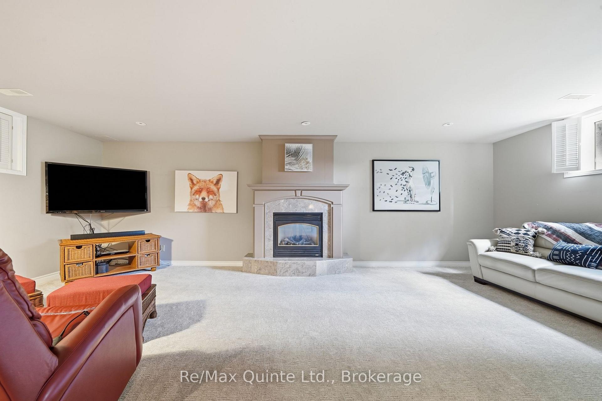 Photo 38 of 35 Penny Lane, Belleville, Belleville Ward — HOMEH
