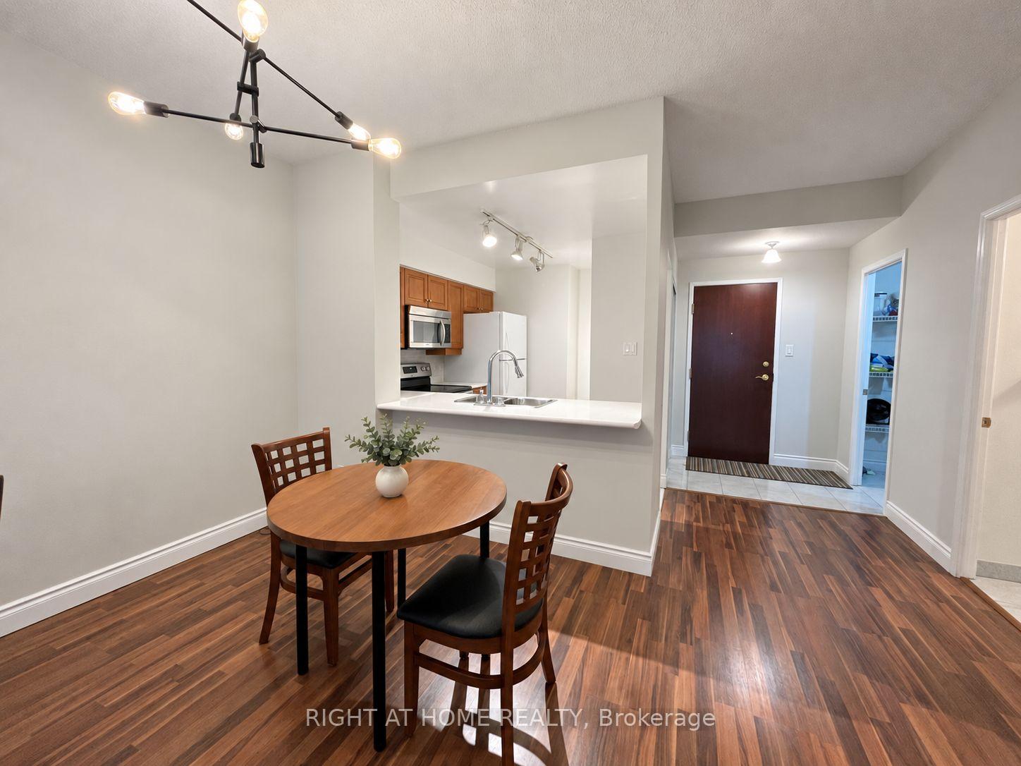 Photo 3 of Unit 308, 2511 Bloor Street W, Toronto, High Park-Swansea — HOMEH