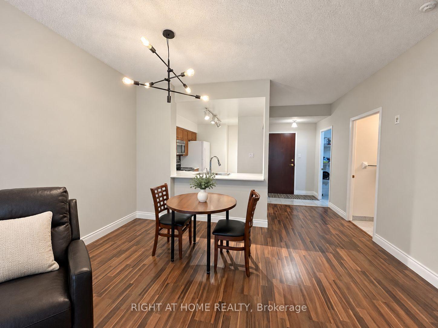 Photo 4 of Unit 308, 2511 Bloor Street W, Toronto, High Park-Swansea — HOMEH