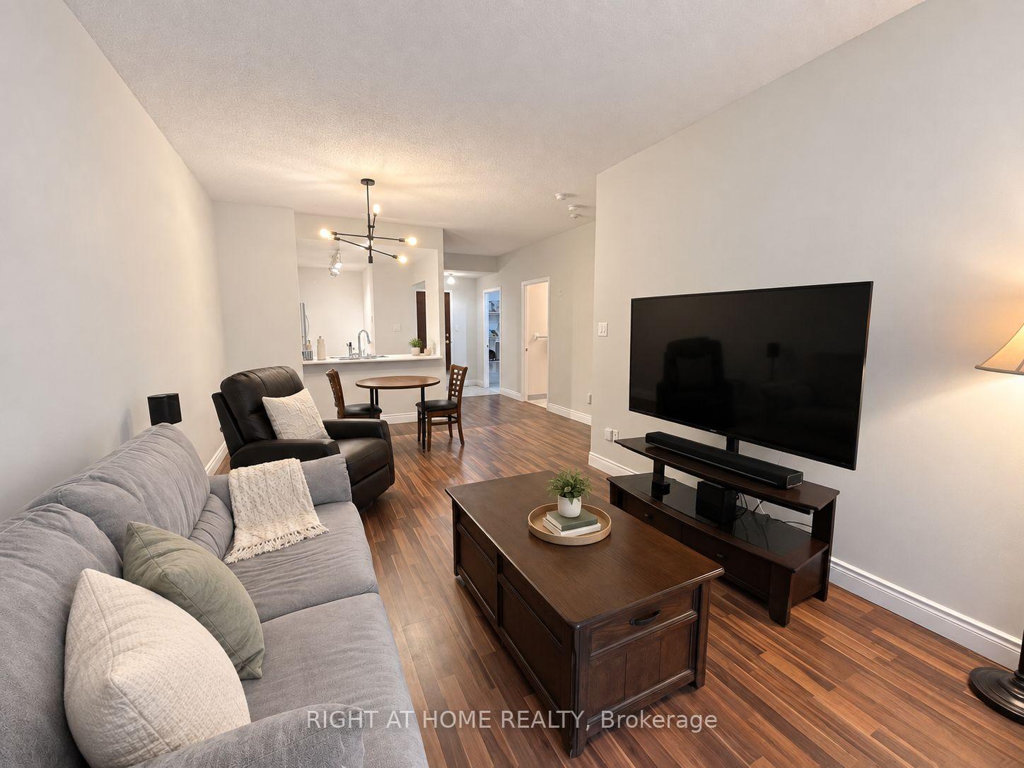 Photo 5 of Unit 308, 2511 Bloor Street W, Toronto, High Park-Swansea — HOMEH