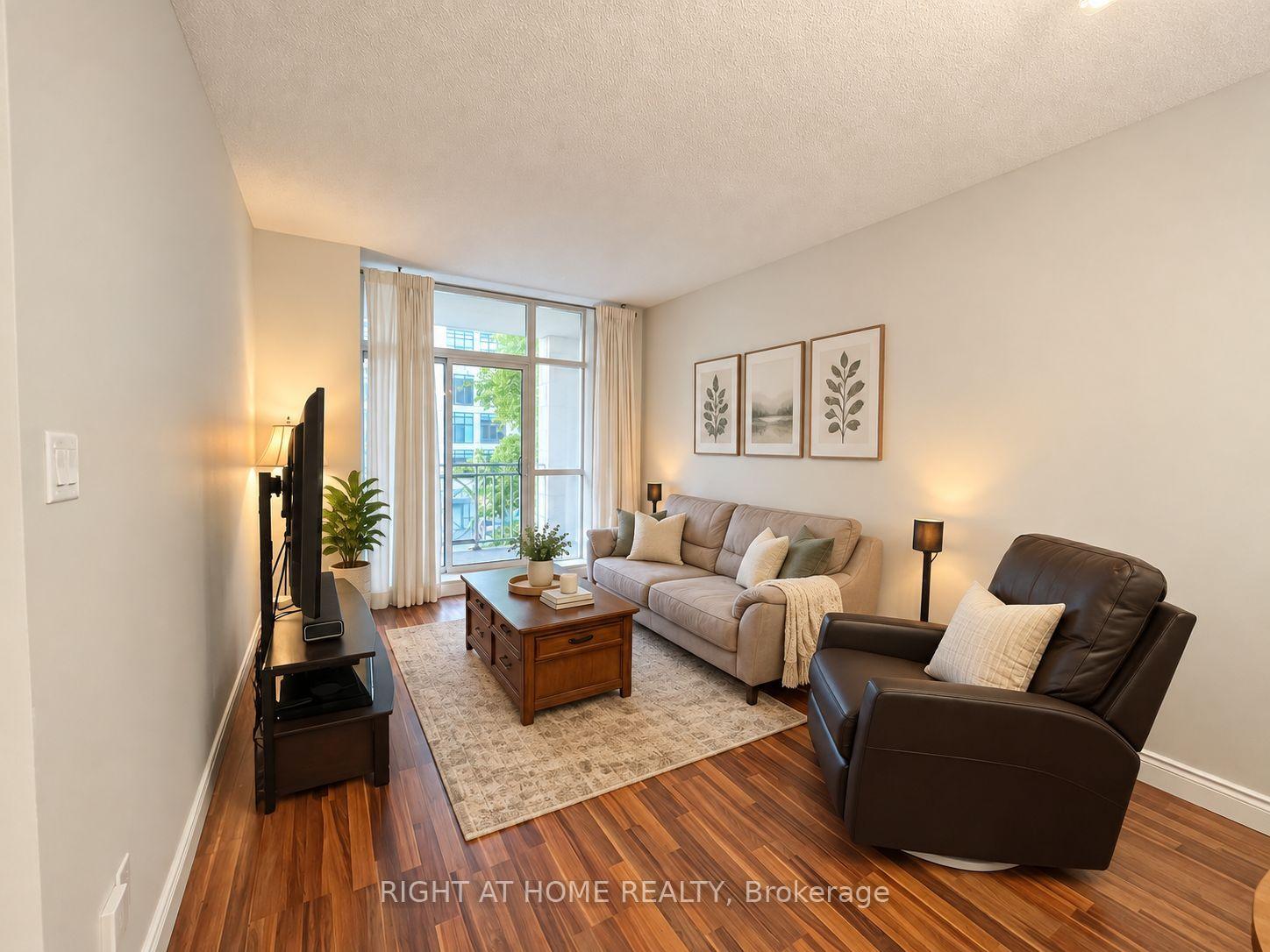 Photo 6 of Unit 308, 2511 Bloor Street W, Toronto, High Park-Swansea — HOMEH