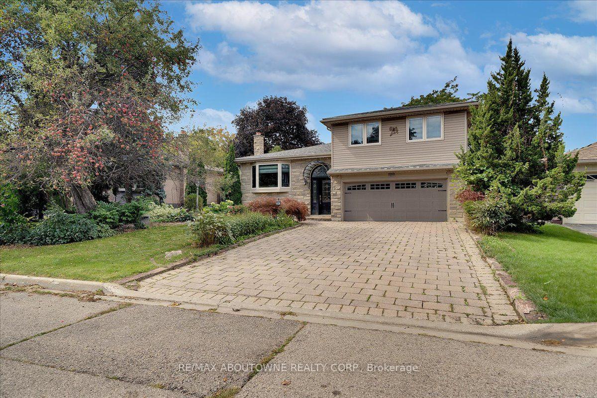 Photo 3 of 24 Golf View Drive, Brampton, Brampton East — HOMEH