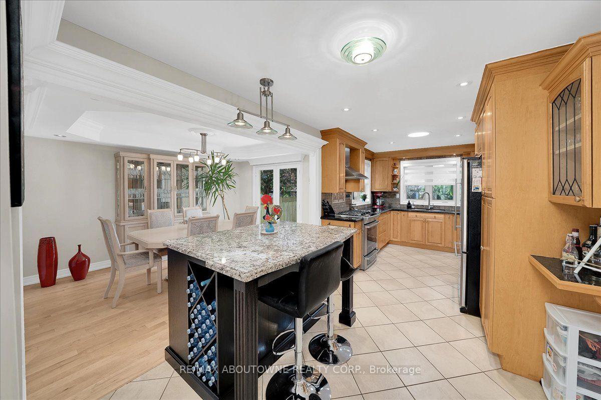 Photo 11 of 24 Golf View Drive, Brampton, Brampton East — HOMEH