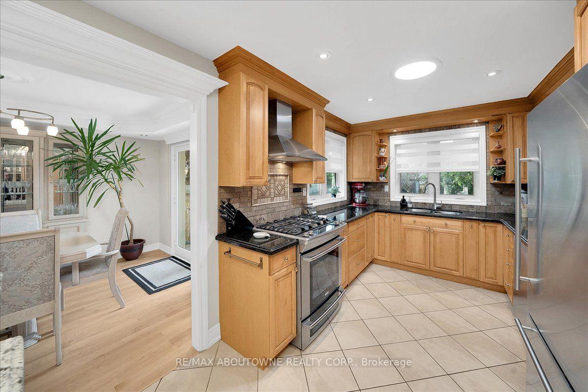 Photo 14 of 24 Golf View Drive, Brampton, Brampton East — HOMEH