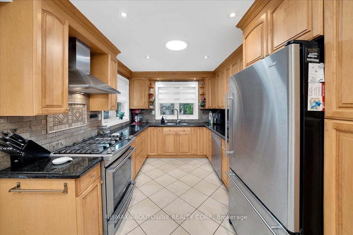 Photo 15 of 24 Golf View Drive, Brampton, Brampton East — HOMEH