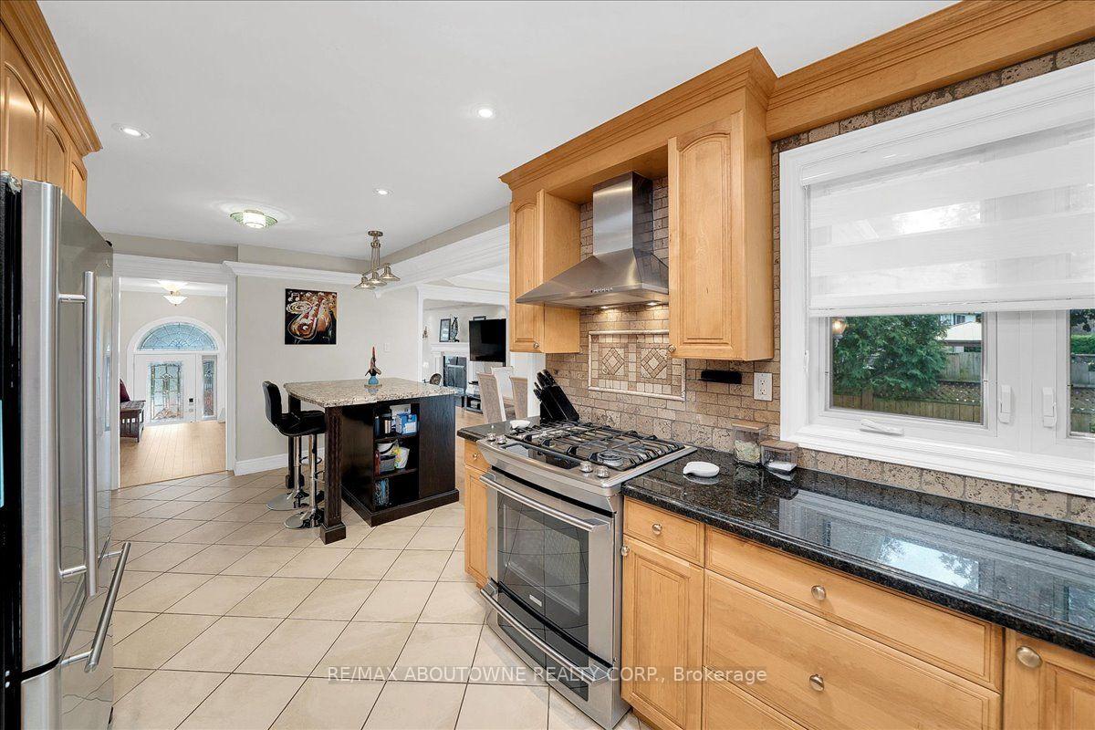 Photo 16 of 24 Golf View Drive, Brampton, Brampton East — HOMEH