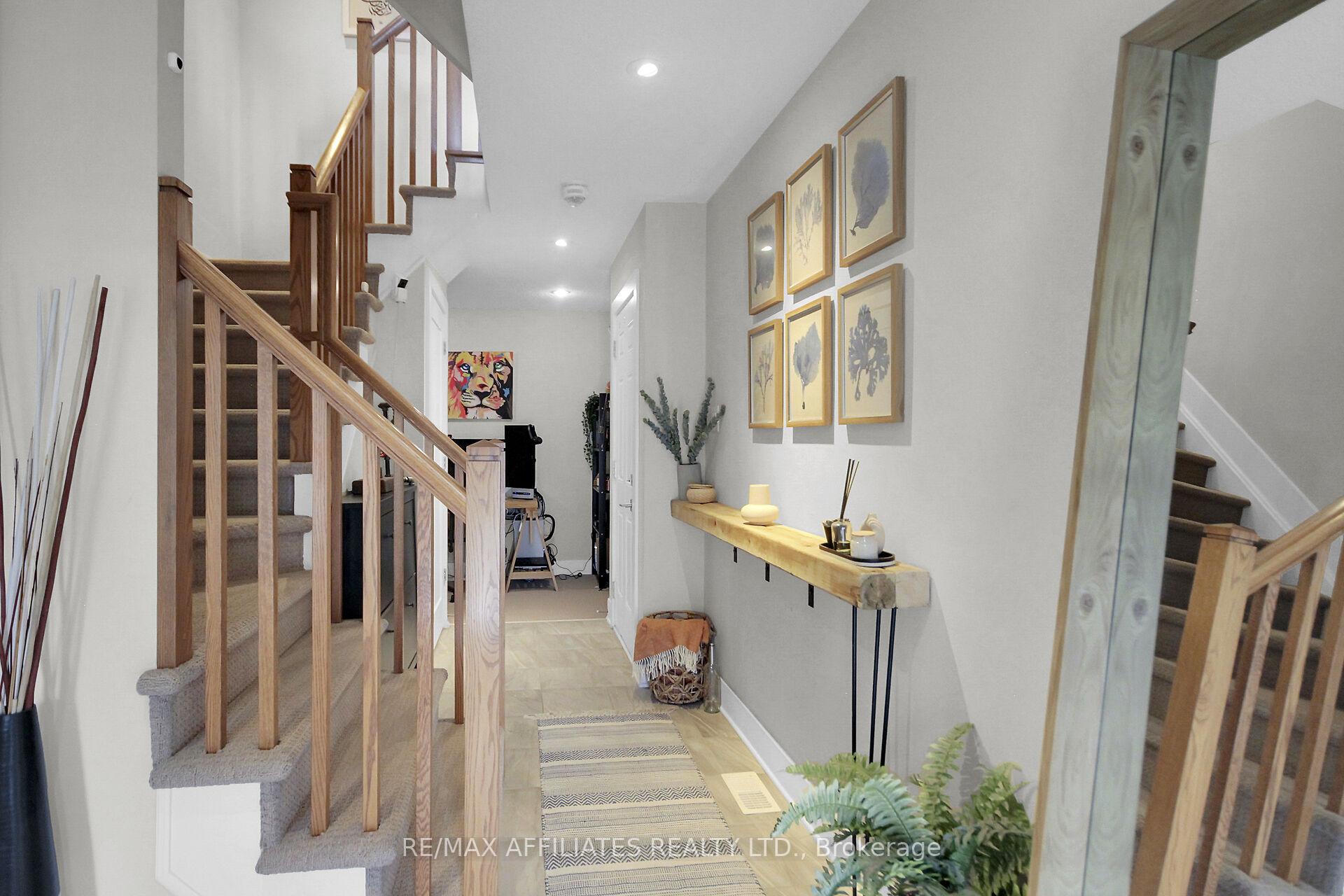Photo 3 of 302 Malmo Private, Ottawa, Riverside South/Gloucester Glen — HOMEH