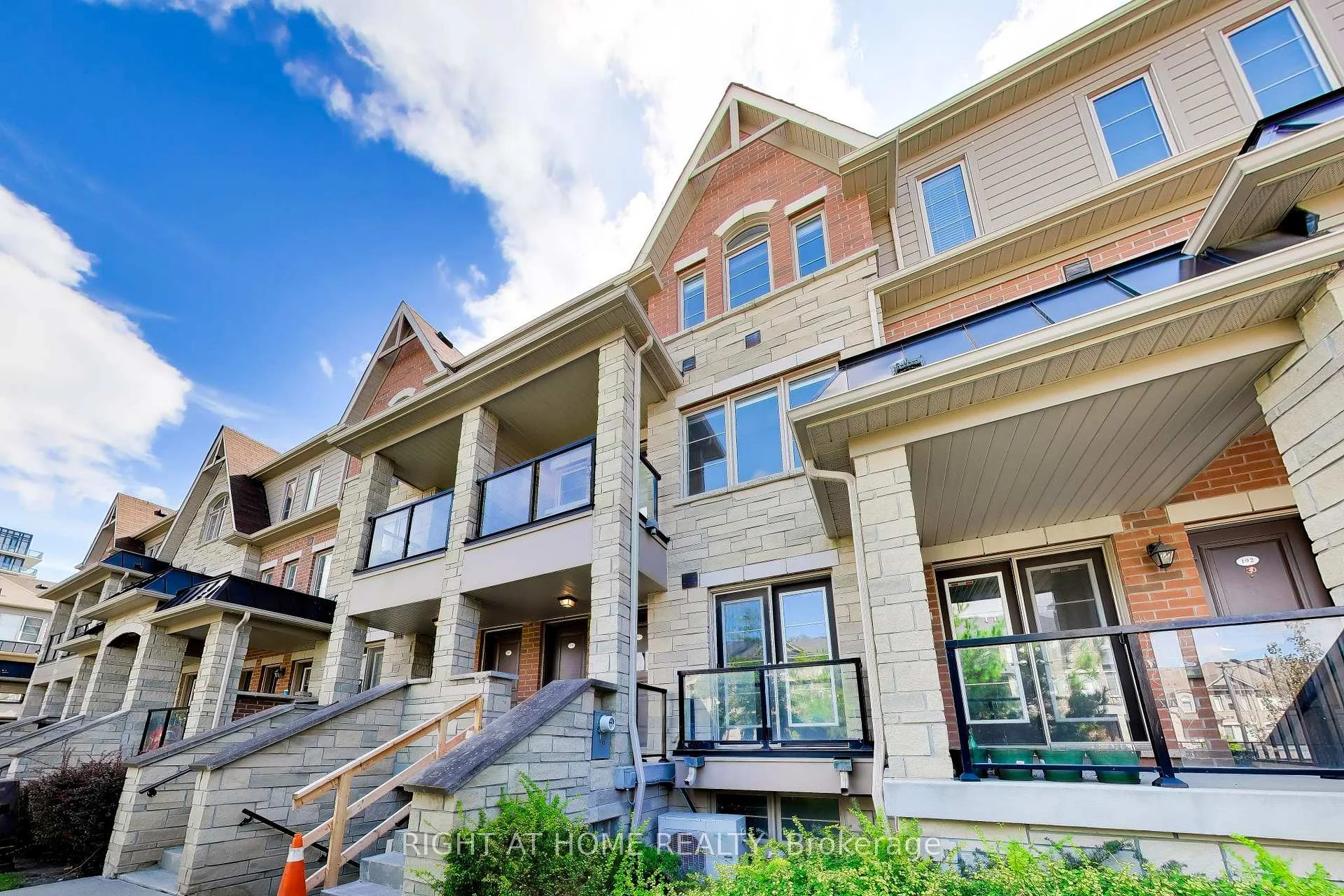 Photo 6 of Unit 191, 200 Veterans Drive, Brampton, Northwest Brampton — HOMEH