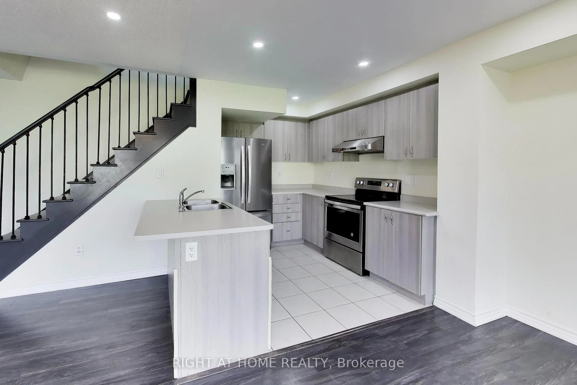 Photo 24 of Unit 191, 200 Veterans Drive, Brampton, Northwest Brampton — HOMEH