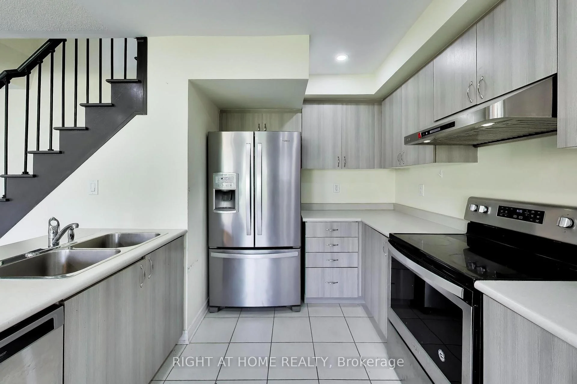 Photo 26 of Unit 191, 200 Veterans Drive, Brampton, Northwest Brampton — HOMEH