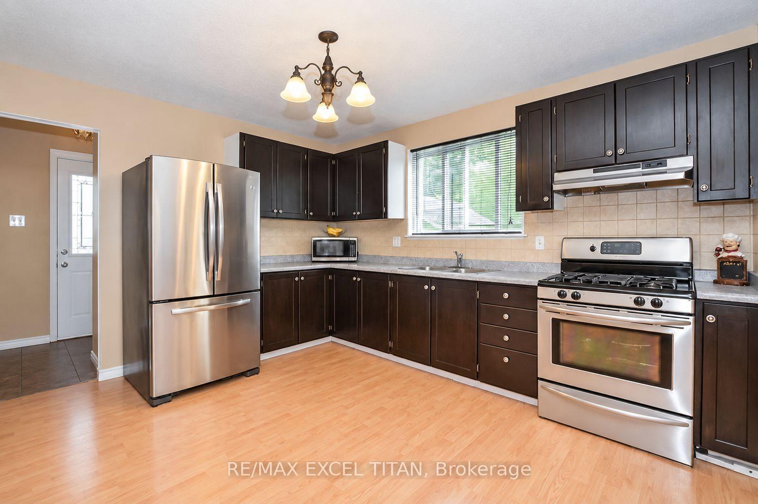 Photo 6 of 62 Delaware Avenue, Guelph, Victoria North — HOMEH