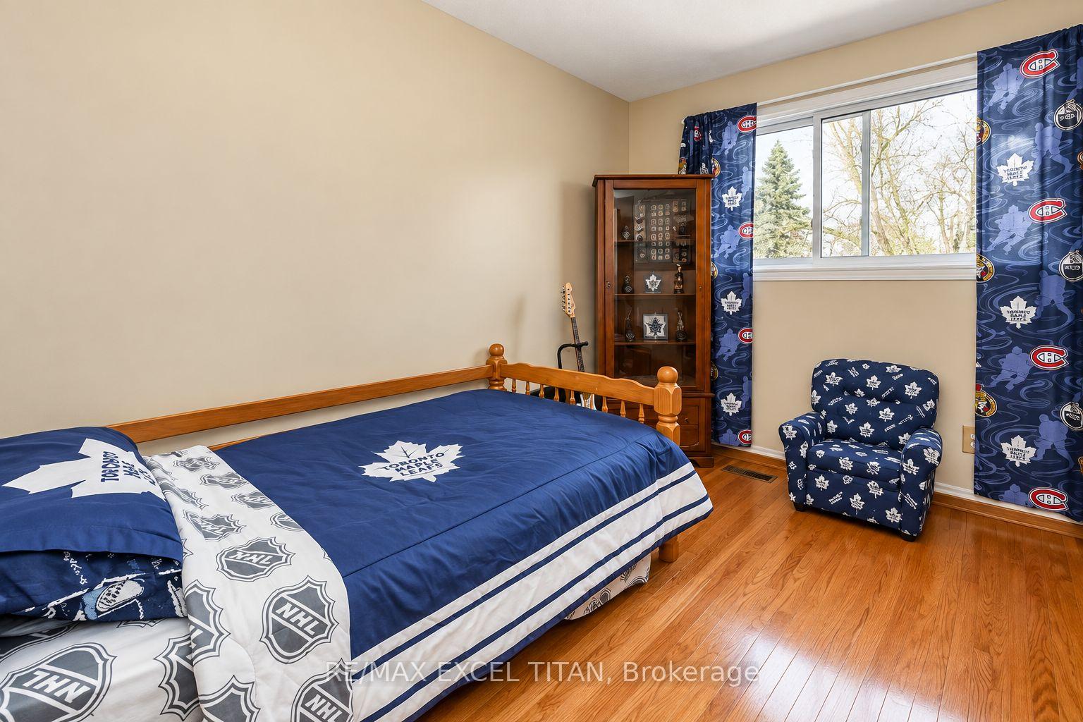 Photo 9 of 62 Delaware Avenue, Guelph, Victoria North — HOMEH