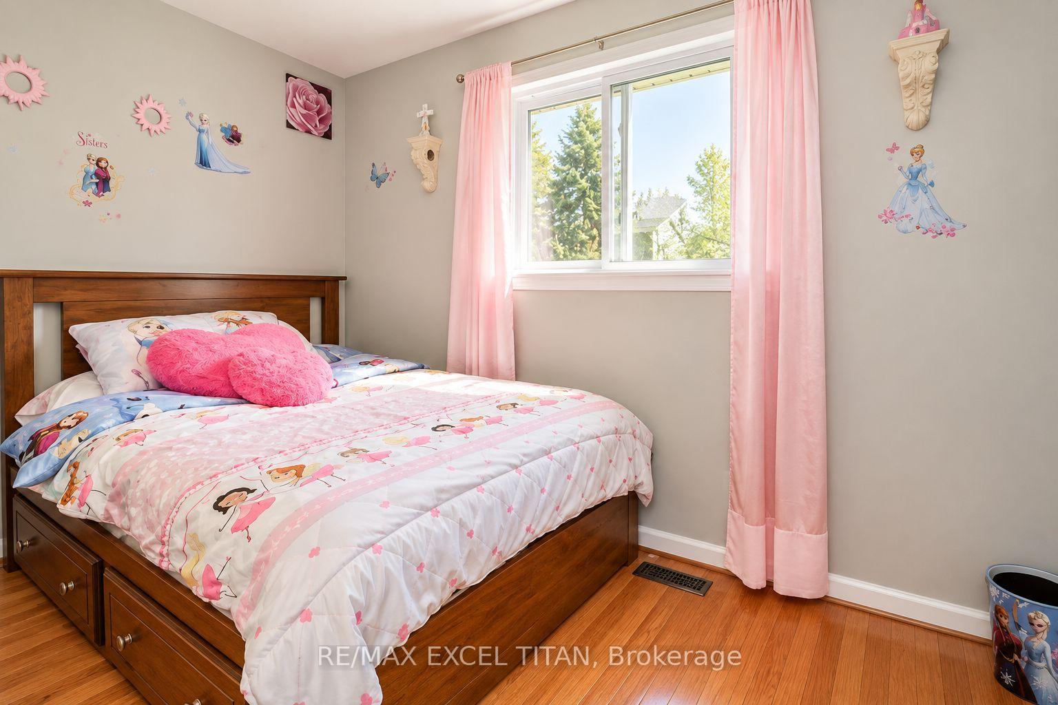 Photo 10 of 62 Delaware Avenue, Guelph, Victoria North — HOMEH