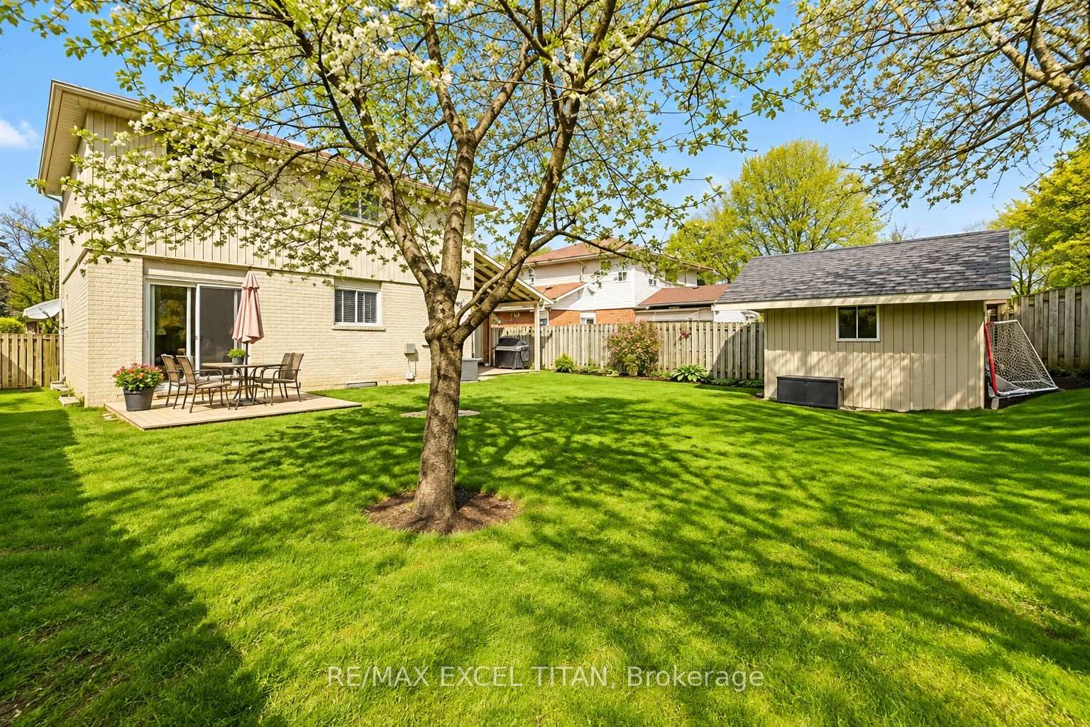 Photo 13 of 62 Delaware Avenue, Guelph, Victoria North — HOMEH