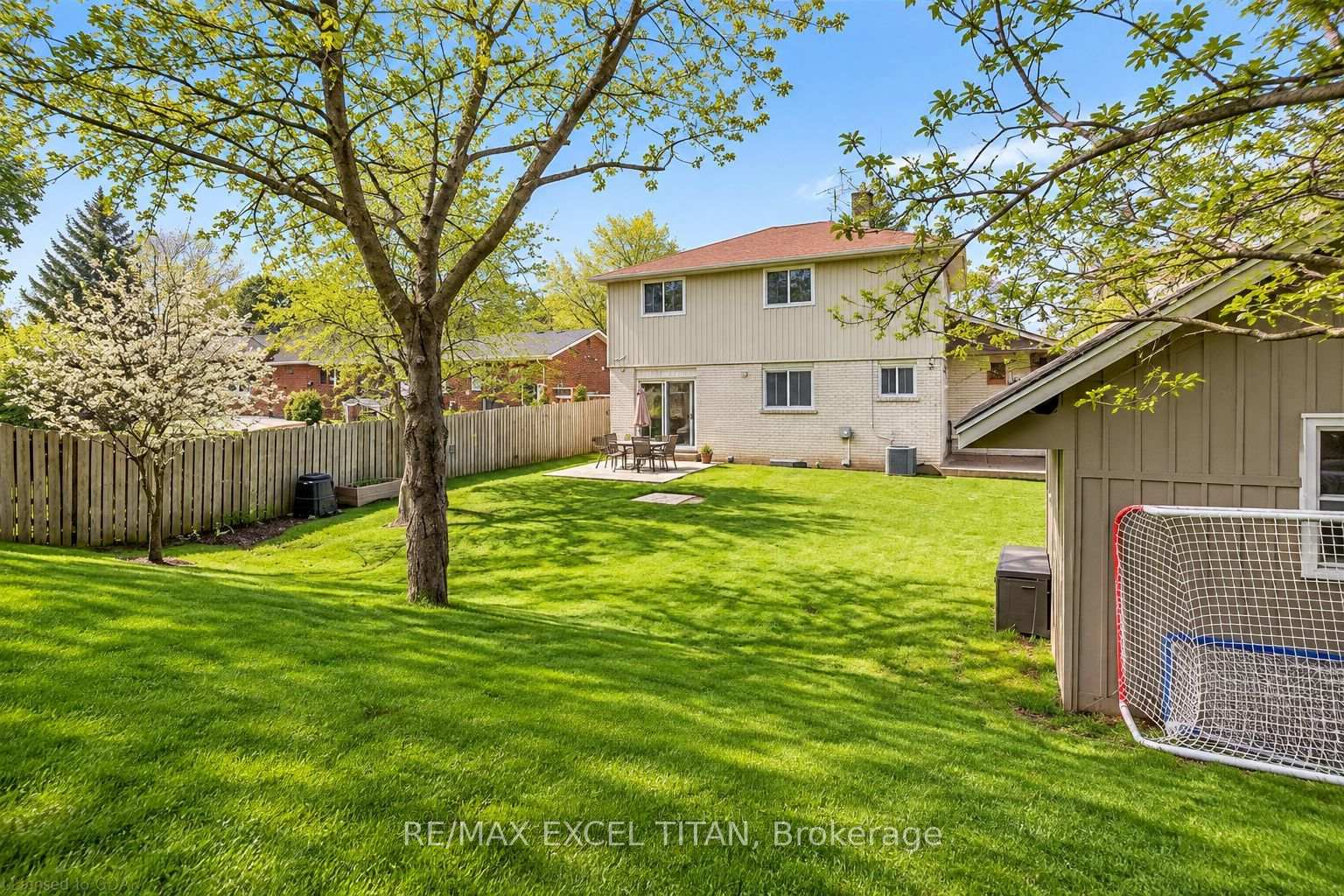 Photo 16 of 62 Delaware Avenue, Guelph, Victoria North — HOMEH