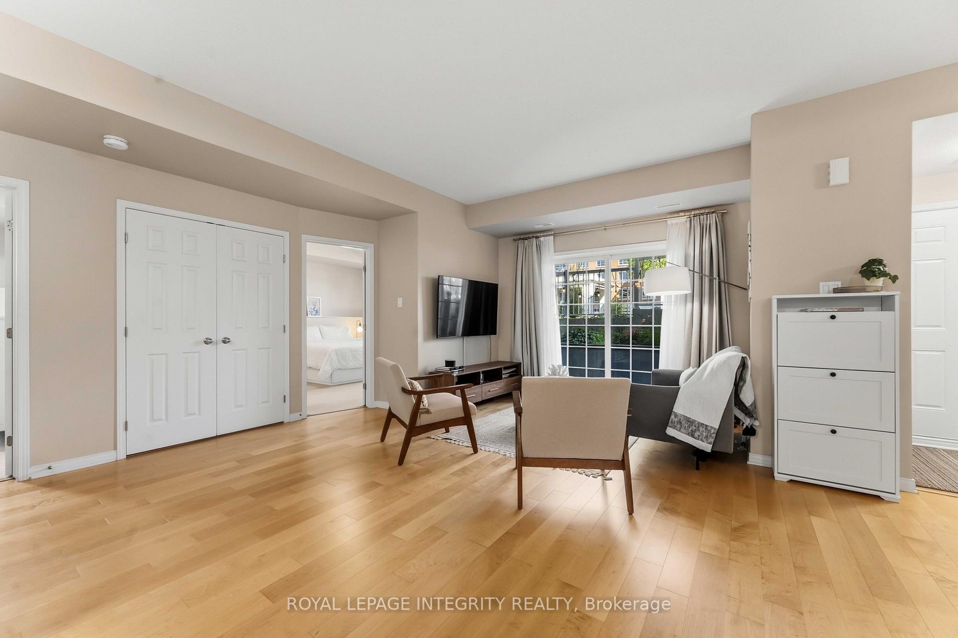 Photo 6 of 100 D Artesa Private, Ottawa, Kanata - Emerald Meadows/Trailwest — HOMEH