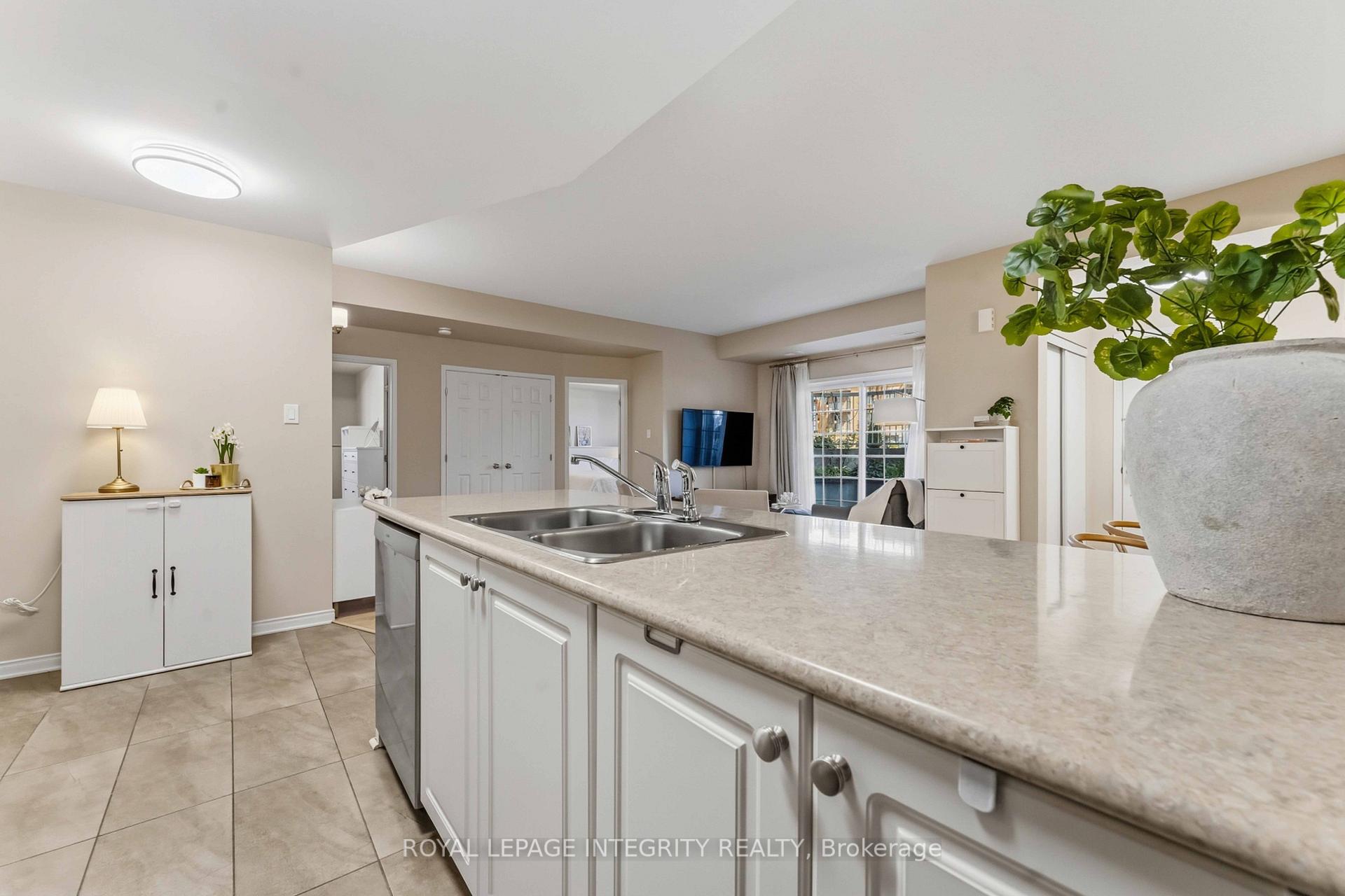 Photo 21 of 100 D Artesa Private, Ottawa, Kanata - Emerald Meadows/Trailwest — HOMEH