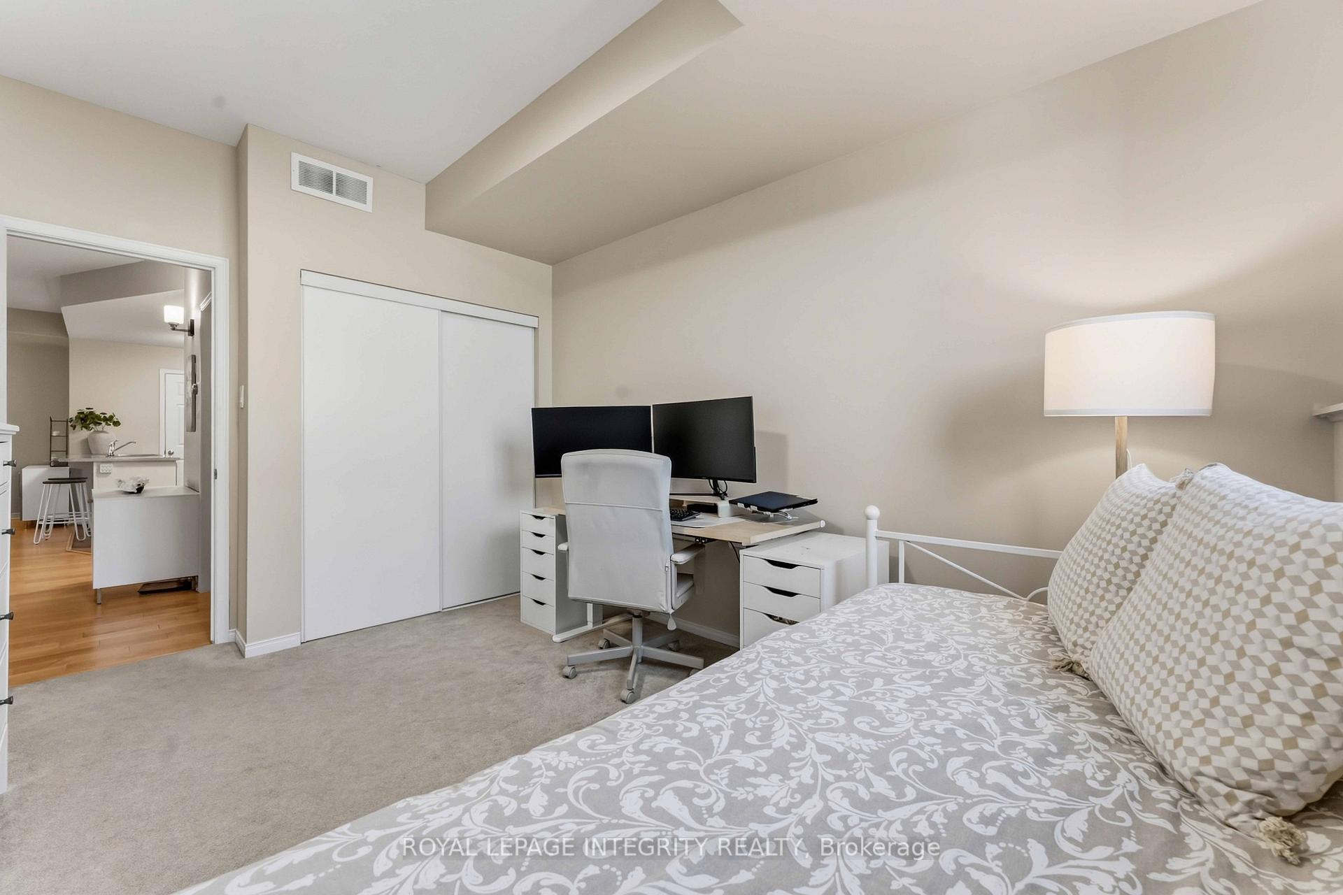 Photo 25 of 100 D Artesa Private, Ottawa, Kanata - Emerald Meadows/Trailwest — HOMEH